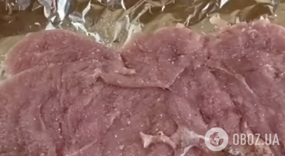 Сочный рулет из филе с грибами и черносливом: рецепт лучшего мясного блюда для праздничного стола