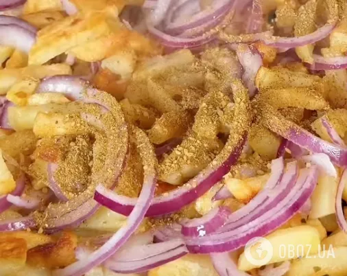 Уся справа в борошні: як правильно смажити і що додати в картоплю, щоб вона не горіла, була хрусткою і не сирою