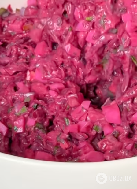 Новорічний салат із буряка "Рожевий фламінго": смачніший і простіший, ніж "Шуба"