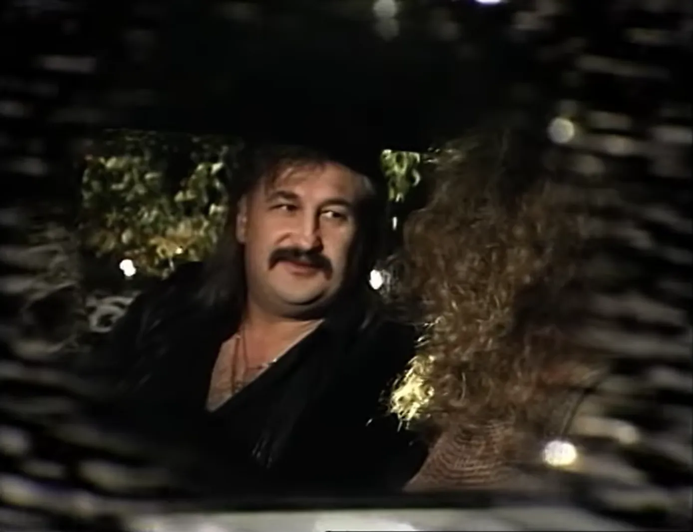 У мережі знайшли "раритетний" кліп Степана Гіги, який майже ніхто не бачив, на пісню "Цей сон". Відео