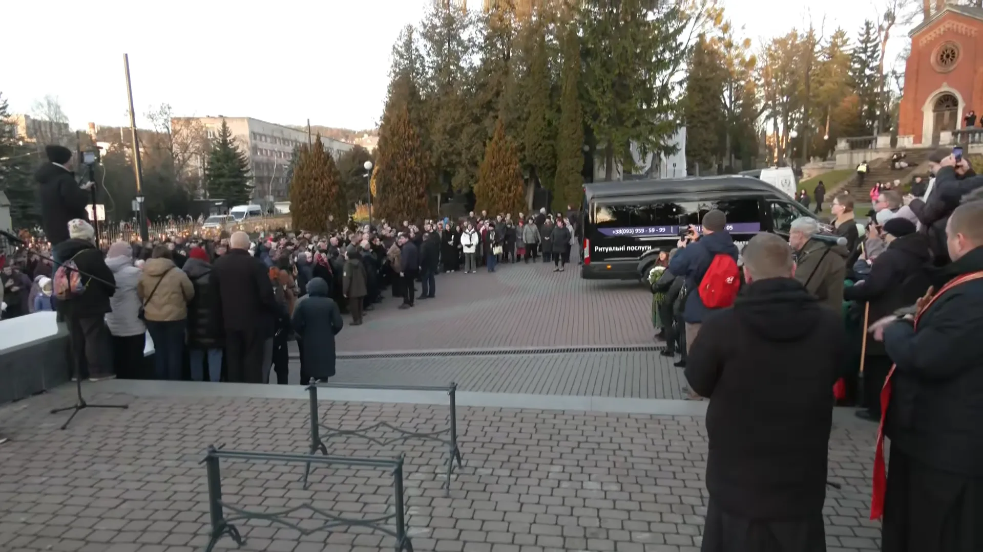 На могилі посадили не яворину: як пройшов похорон Степана Гіги та чому не виконали його волю