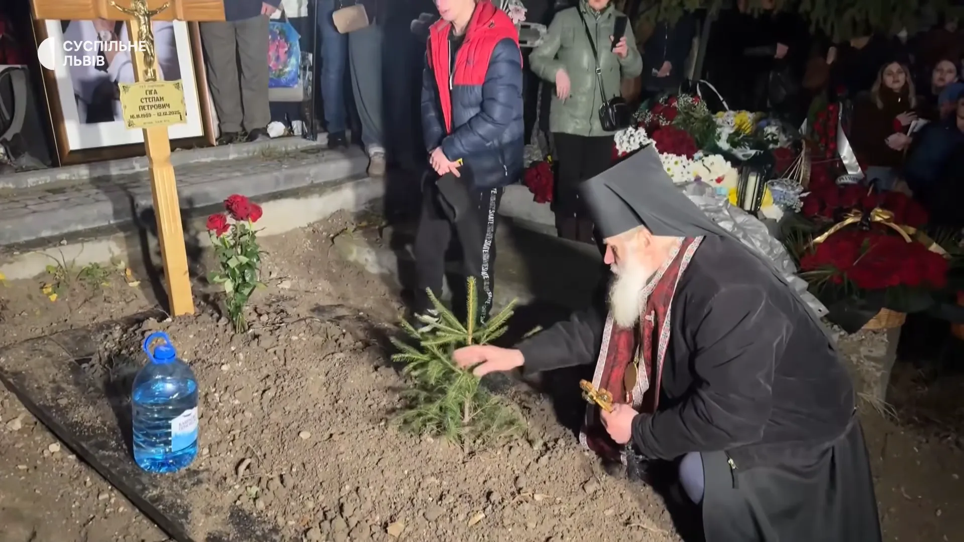 На могилі посадили не яворину: як пройшов похорон Степана Гіги та чому не виконали його волю