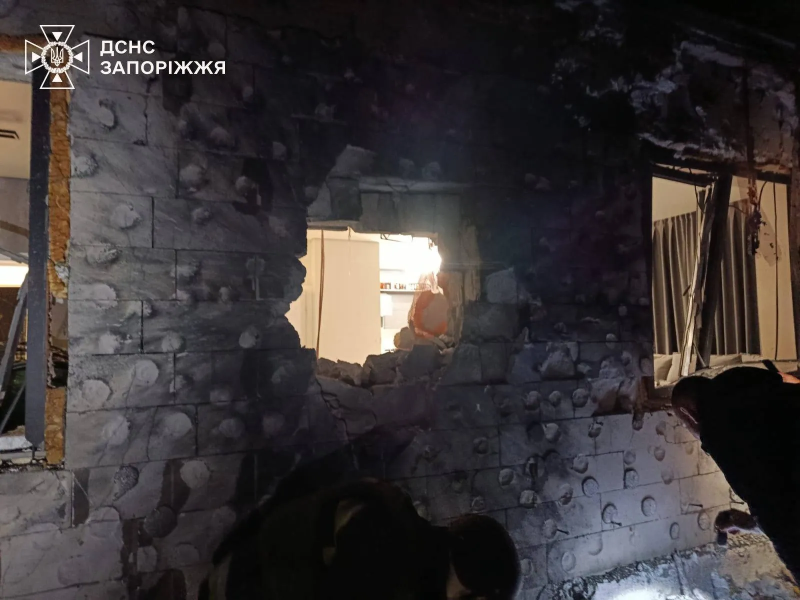 Россия атаковала Запорожье беспилотником: повреждены частные дома, есть пострадавшие. Фото и видео