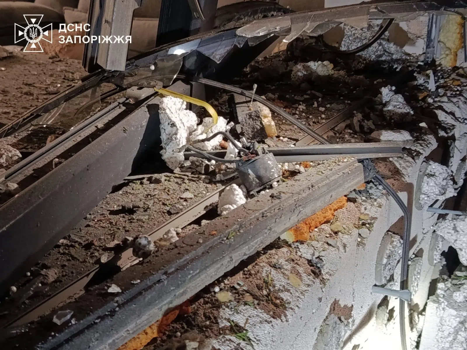 Россия атаковала Запорожье беспилотником: повреждены частные дома, есть пострадавшие. Фото и видео