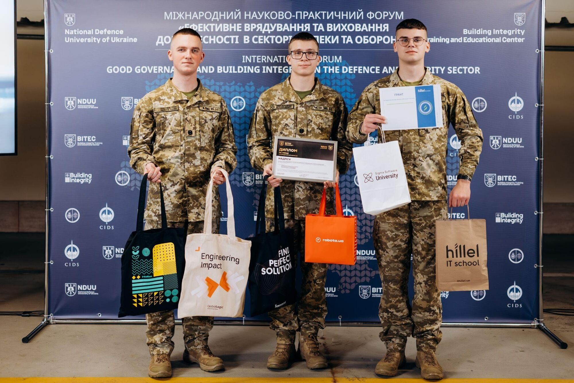 Понад 100 освітніх грантів: як Hillel IT School підтримує ініціативну молодь України