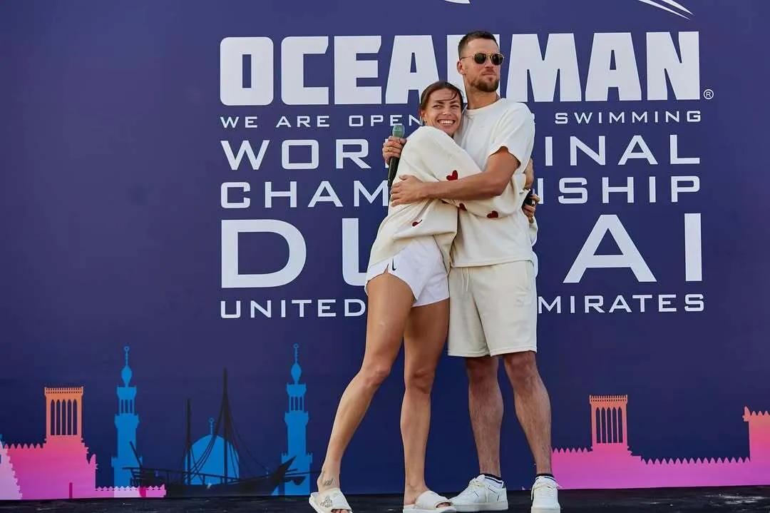 Найкрасивіша пара українського спорту пройшла через сльози і лікарів і чекає на малюка: після знайомства легкоатлетка і плавець не бачились 5 років