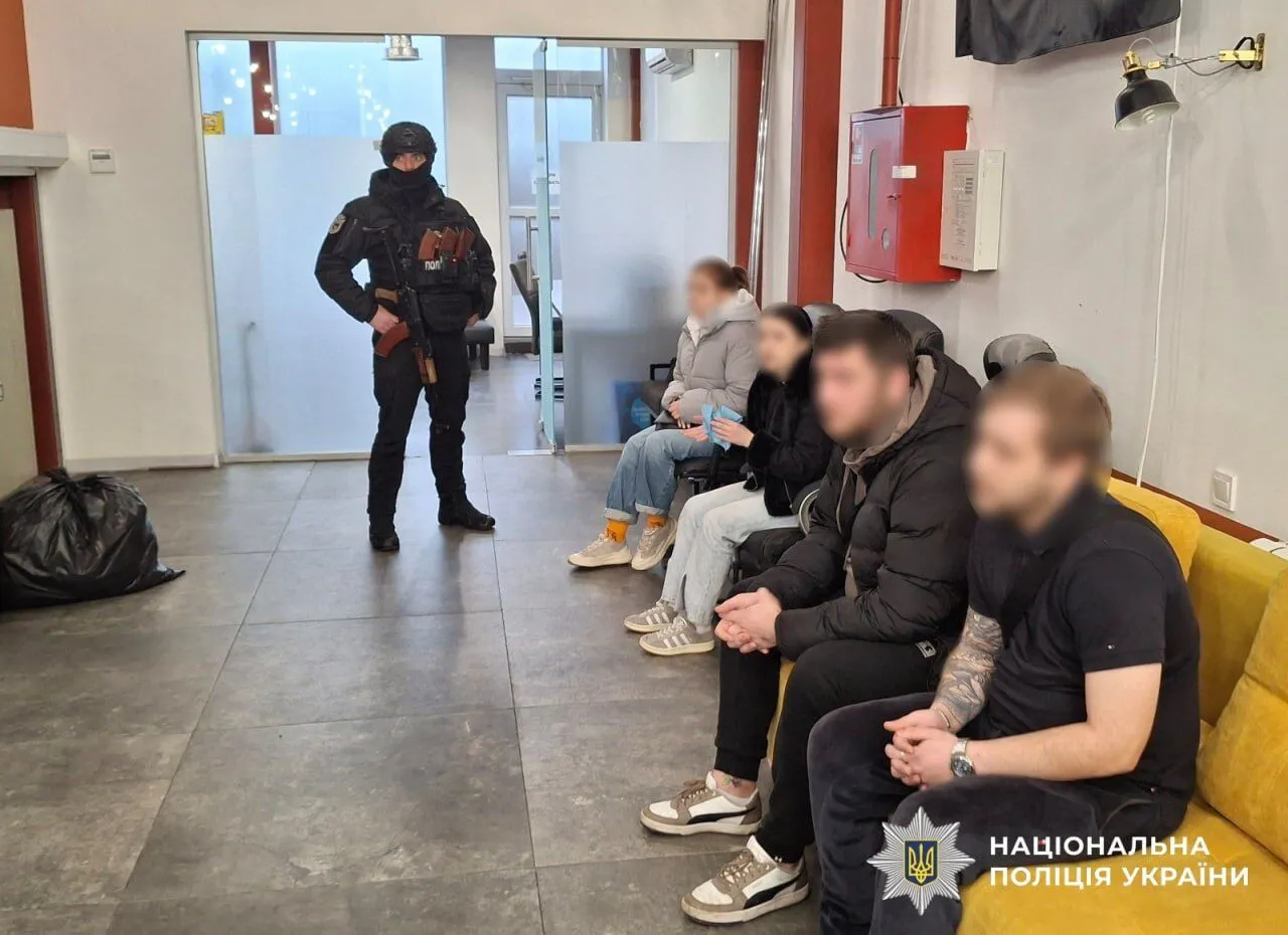 Затримано робітників кол-центру