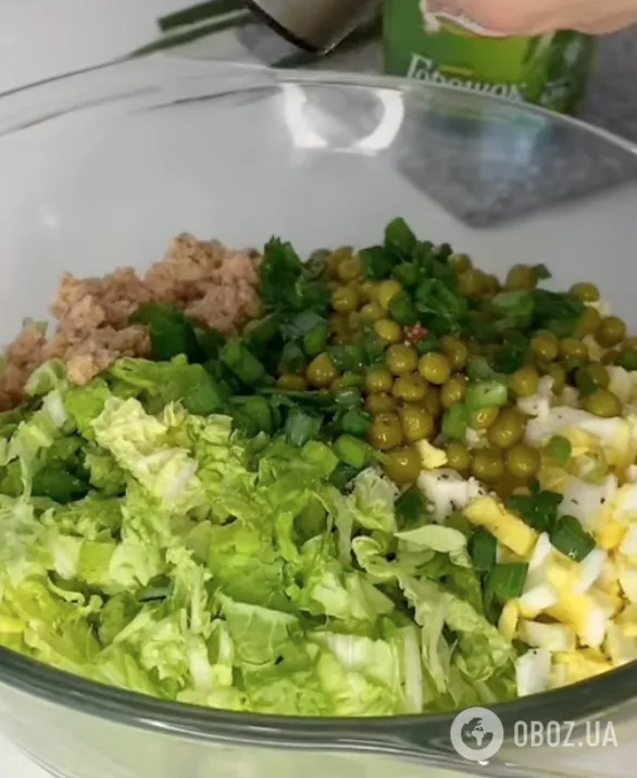 Легкий салат из пекинской капусты и тунца: рецепт идеального блюда, когда гости на пороге