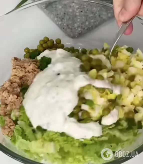 Легкий салат из пекинской капусты и тунца: рецепт идеального блюда, когда гости на пороге