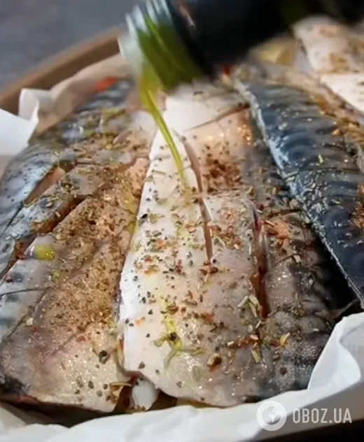 Як смачно запекти скумбрію для новорічного столу, щоб риба була без запаху: ділимося рецептом