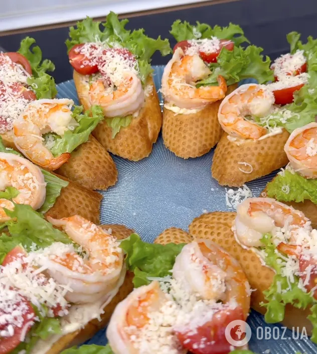 Новогодние брускетты "Цезарь" за 10 минут: рецепт вкусной и легкой закуски