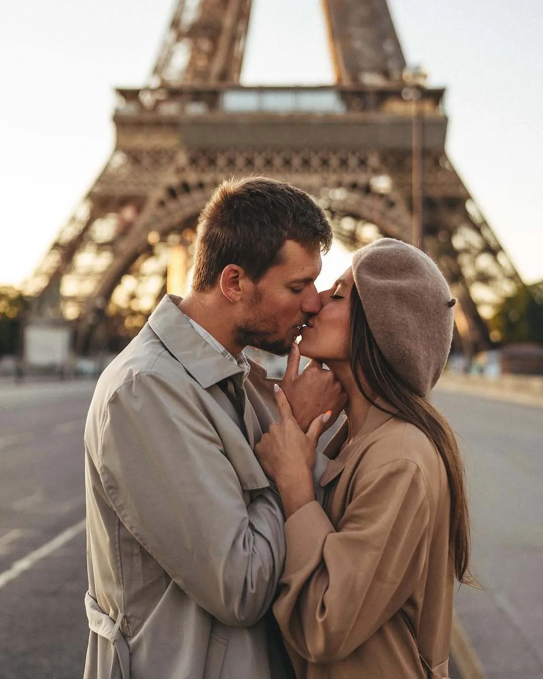 Найкрасивіша пара українського спорту пройшла через сльози і лікарів і чекає на малюка: після знайомства легкоатлетка і плавець не бачились 5 років