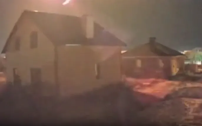 В Генштабе подтвердили удар по НПЗ в Славянске-на-Кубани и нефтебазе в Ростовской области. Фото и видео