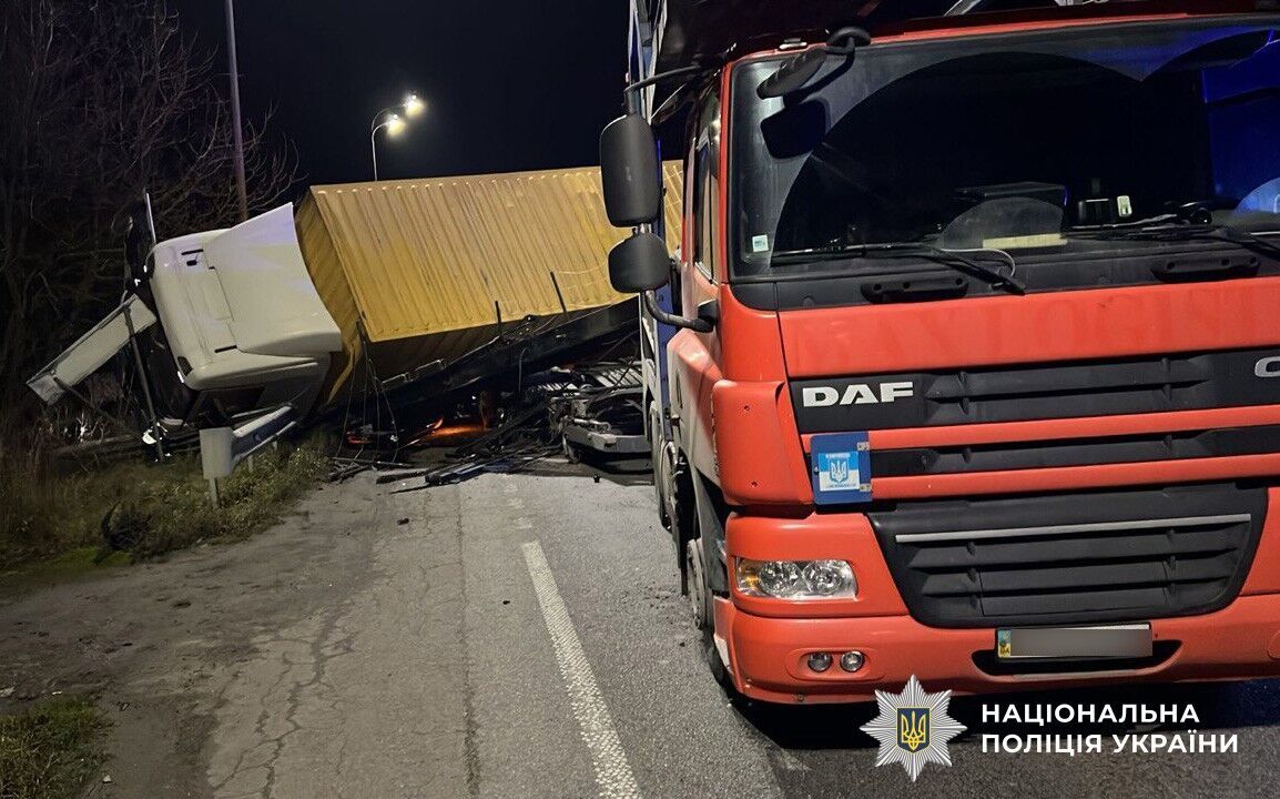 На Рівненщині сталася ДТП за участі чотирьох авто: є постраждалі. Фото