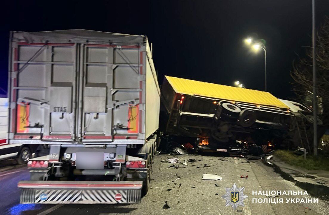 На Рівненщині сталася ДТП за участі чотирьох авто: є постраждалі. Фото