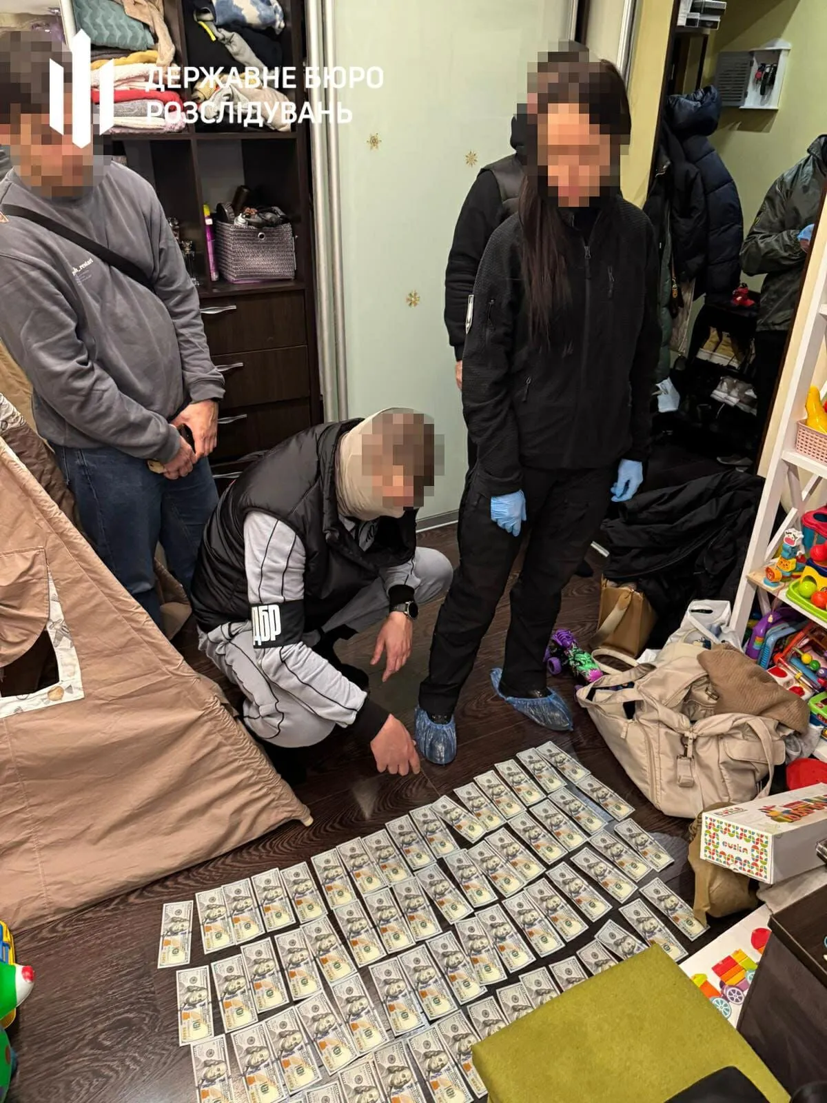 Був викритий на схемі з переправлення ухилянтів: ДБР затримало експравоохоронця з Чернівців, який переховувався від слідства