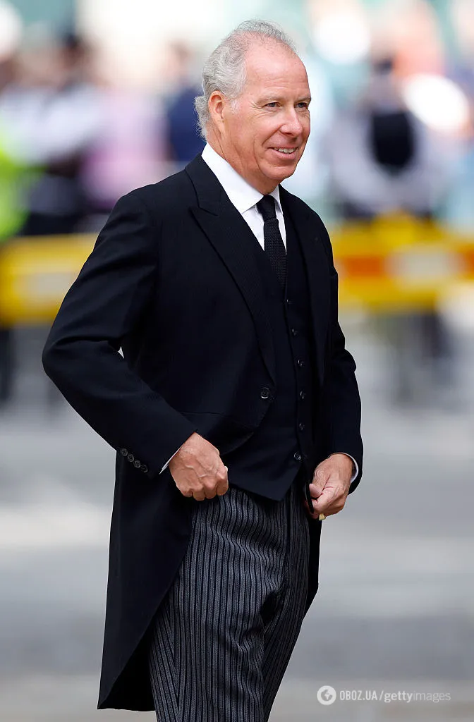 Кузен короля Великобритании стал мемом, когда приехал на велосипеде на одно из важнейших событий года во дворце. Фото