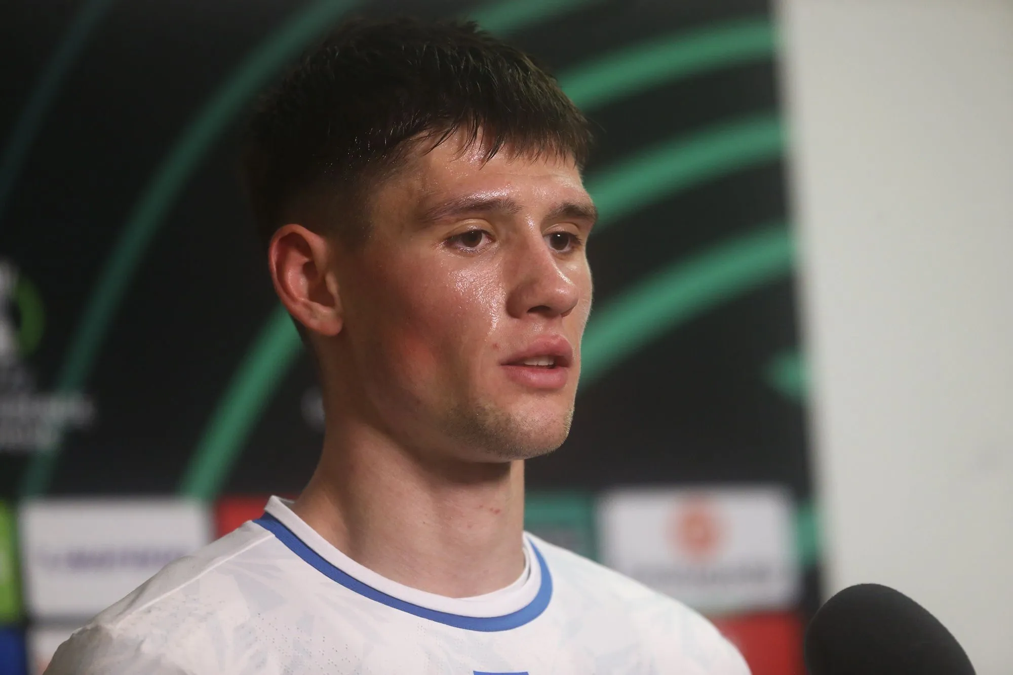 Футболіст "Динамо", який фанатів від "русского міра", покинув Україну через "сімейні обставини"