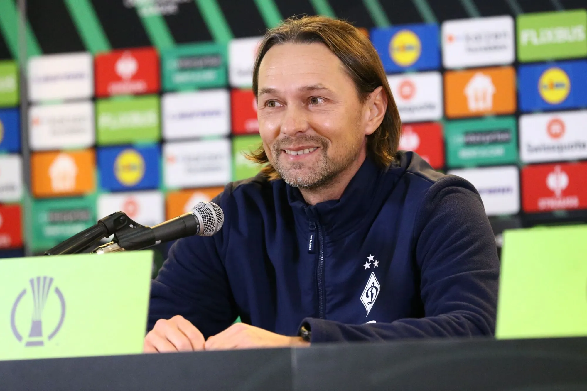 Футболіст "Динамо", який фанатів від "русского міра", покинув Україну через "сімейні обставини"