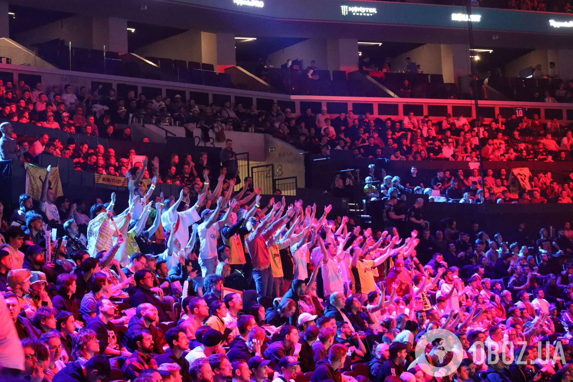 Переполненная арена и украинцы в полуфинале: как прошел StarLadder Budapest Major 2025