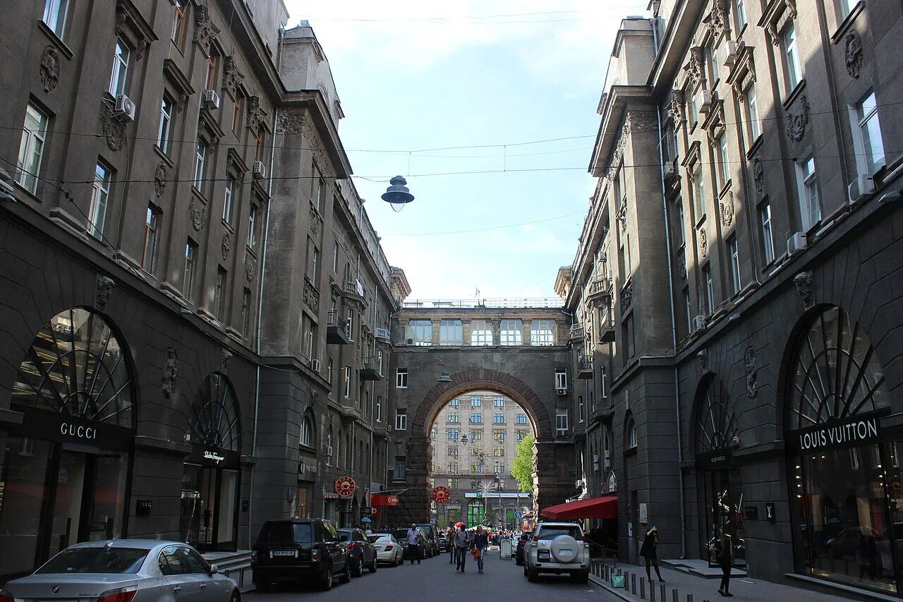 До эпохи гламура: как выглядела улица с самыми дорогими магазинами Киева в 1967 году. Фото