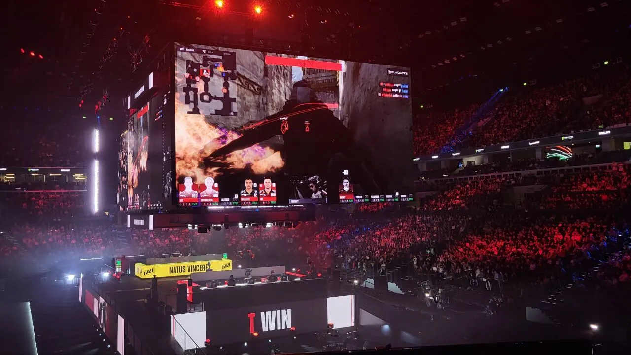 Переполненная арена и украинцы в полуфинале: как прошел StarLadder Budapest Major 2025