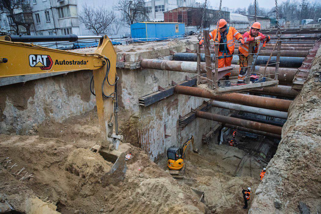 Роботи ведуться цілодобово: Кличко показав будівництво метро на Виноградар