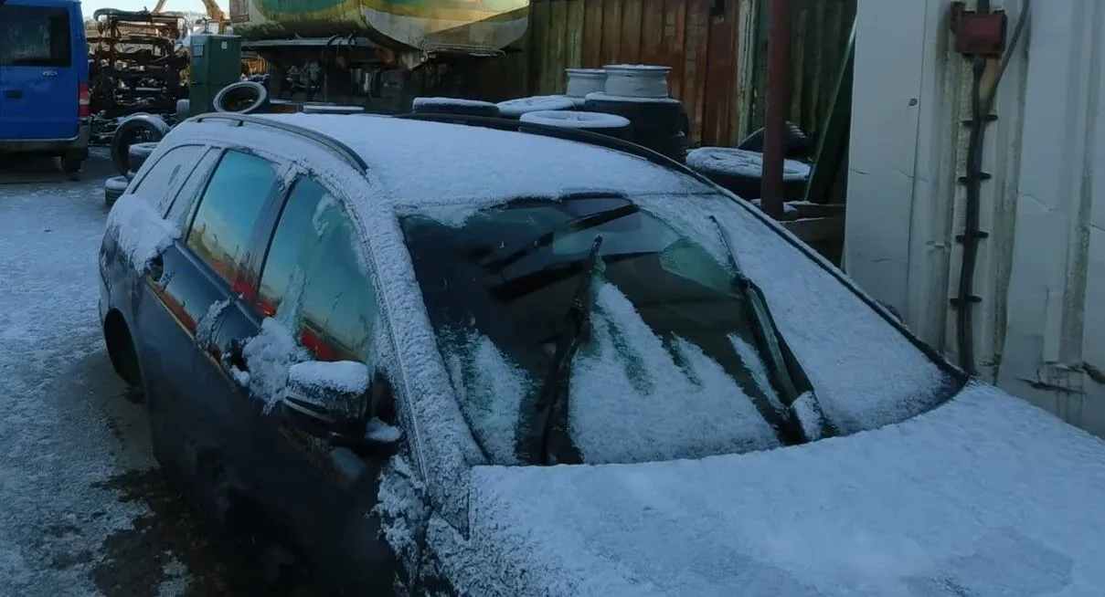 окріп на скло взимку