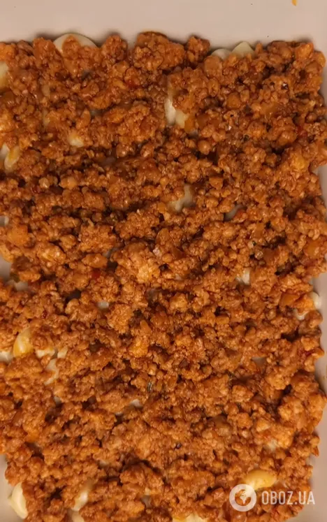 Як смачно приготувати макарони на вечерю: з сирним соусом та фаршем