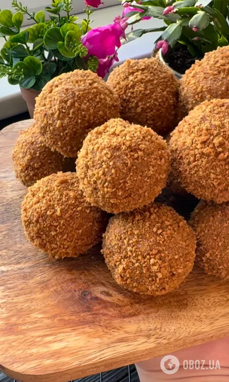 Значительно проще, чем торт: рецепт пирожных "Медовик" на скорую руку