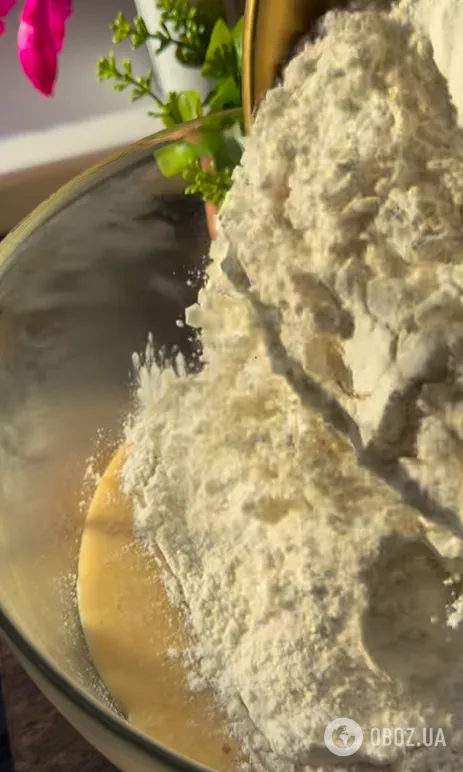 Значительно проще, чем торт: рецепт пирожных "Медовик" на скорую руку