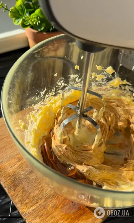 Значительно проще, чем торт: рецепт пирожных "Медовик" на скорую руку