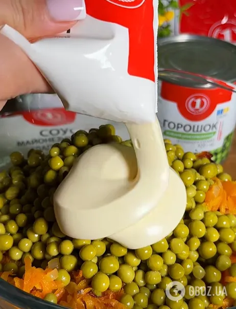 Смачний салат з печінкою і горошком: рецепт на кожен день і на свята