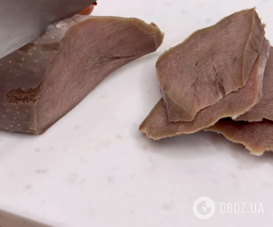 Новорічний салат "Тещин язик": готується страва 10 хвилин