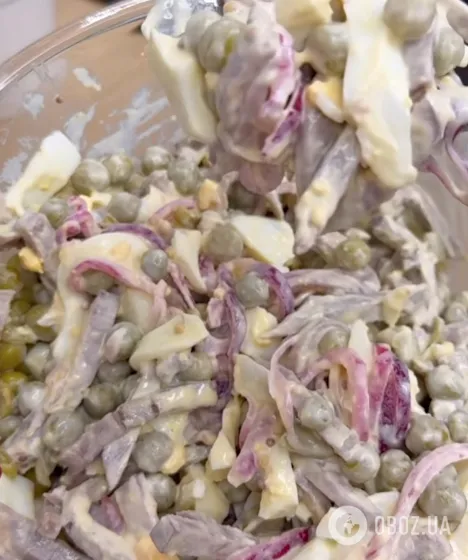 Новорічний салат "Тещин язик": готується страва 10 хвилин