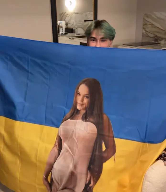 "Как можно такое делать на государственном флаге?" Блогер Верба снова пробила дно