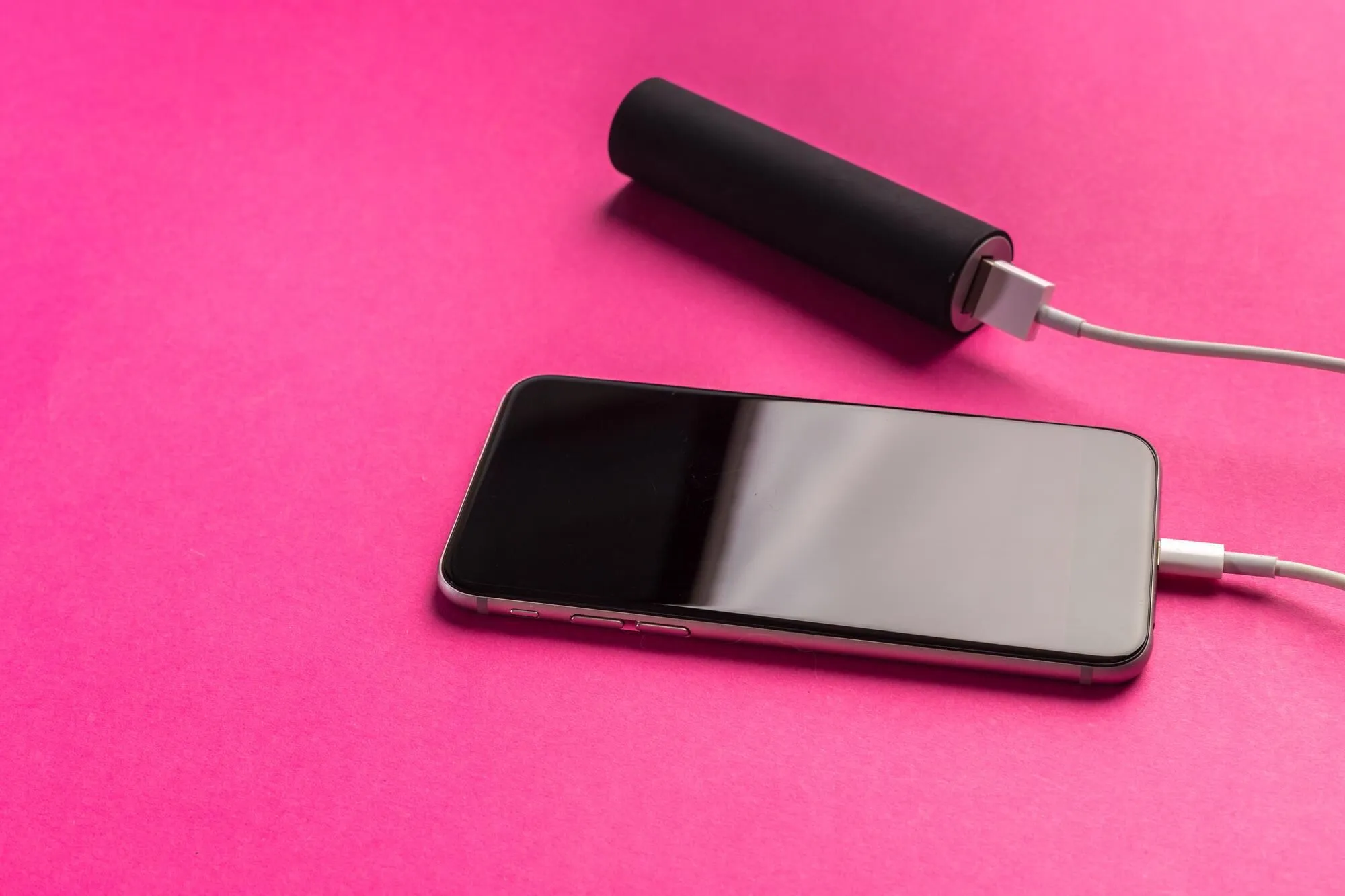 Навіть без компʼютера: як перекинути дані з iPhone на USB-флешку