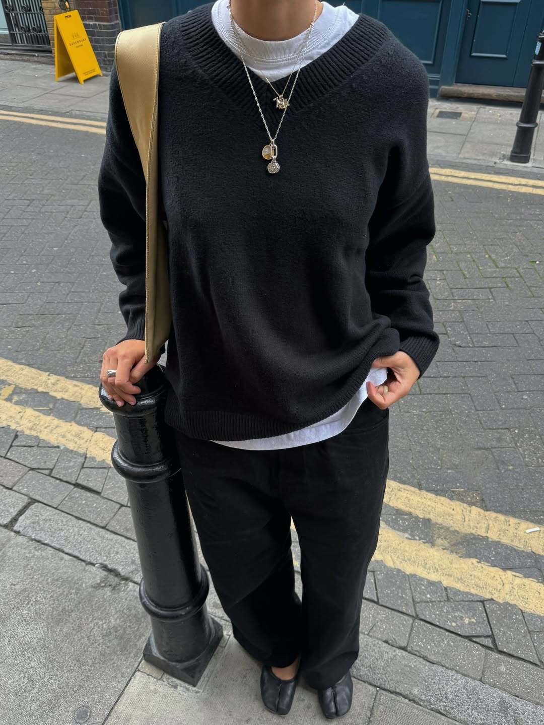 Забудьте о туфлях-лодочках! 7 "уродливых" трендов обуви, которые вы будете носить в 2026 году