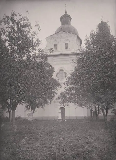 Яким був Мгарський монастир 100 років тому: архівні фото