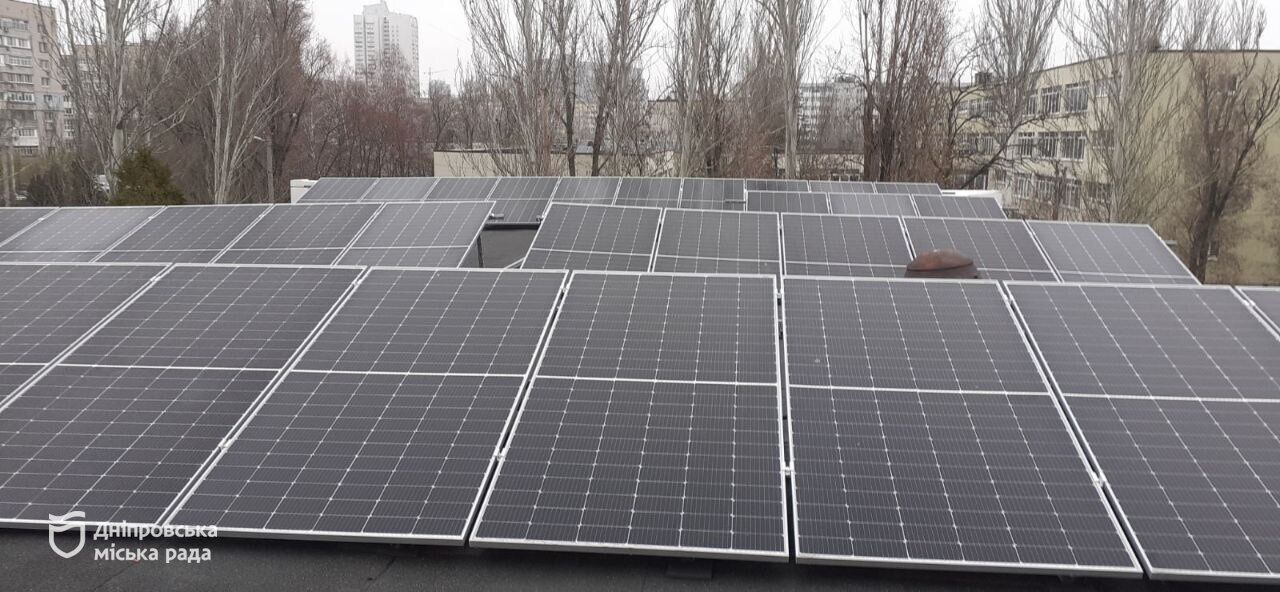 У Дніпрі завдяки сонячним панелям дитячі садочки продовжують працювати навіть під час тривалих відключень світла