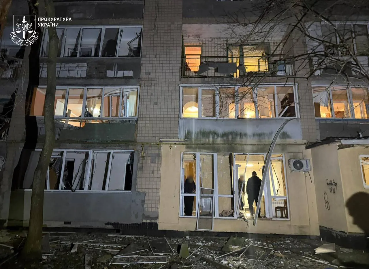 На Одещині внаслідок  ворожої атаки пошкоджено обʼєкти цивільної інфраструктури: постраждали вісім людей. Фото