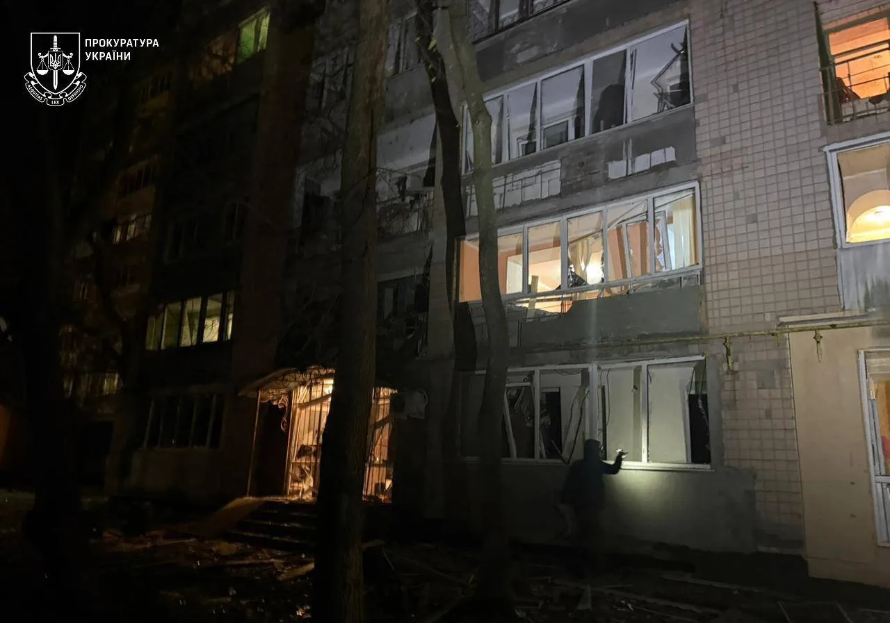 На Одещині внаслідок  ворожої атаки пошкоджено обʼєкти цивільної інфраструктури: постраждали вісім людей. Фото