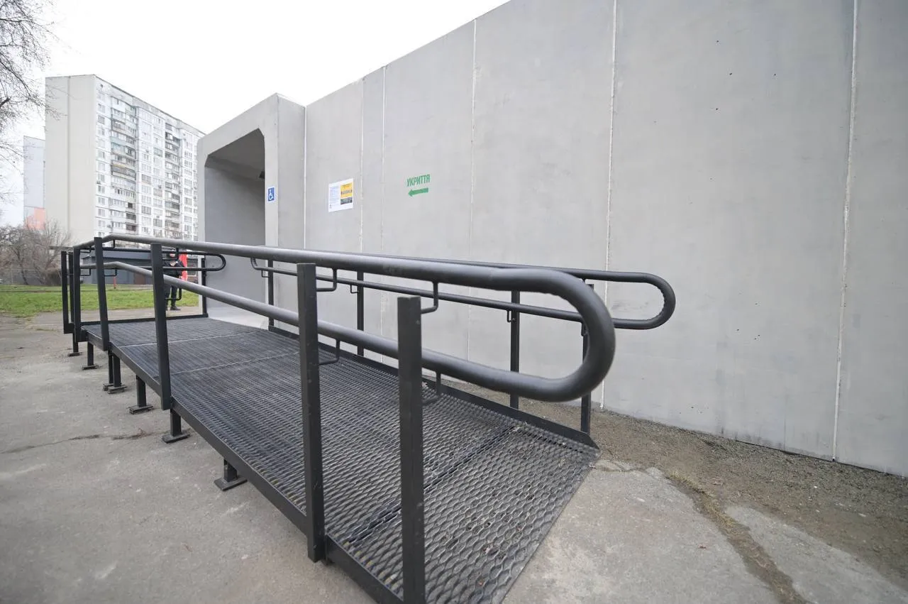У Києві встановили перше мобільне укриття: де розташоване. Подробиці та фото