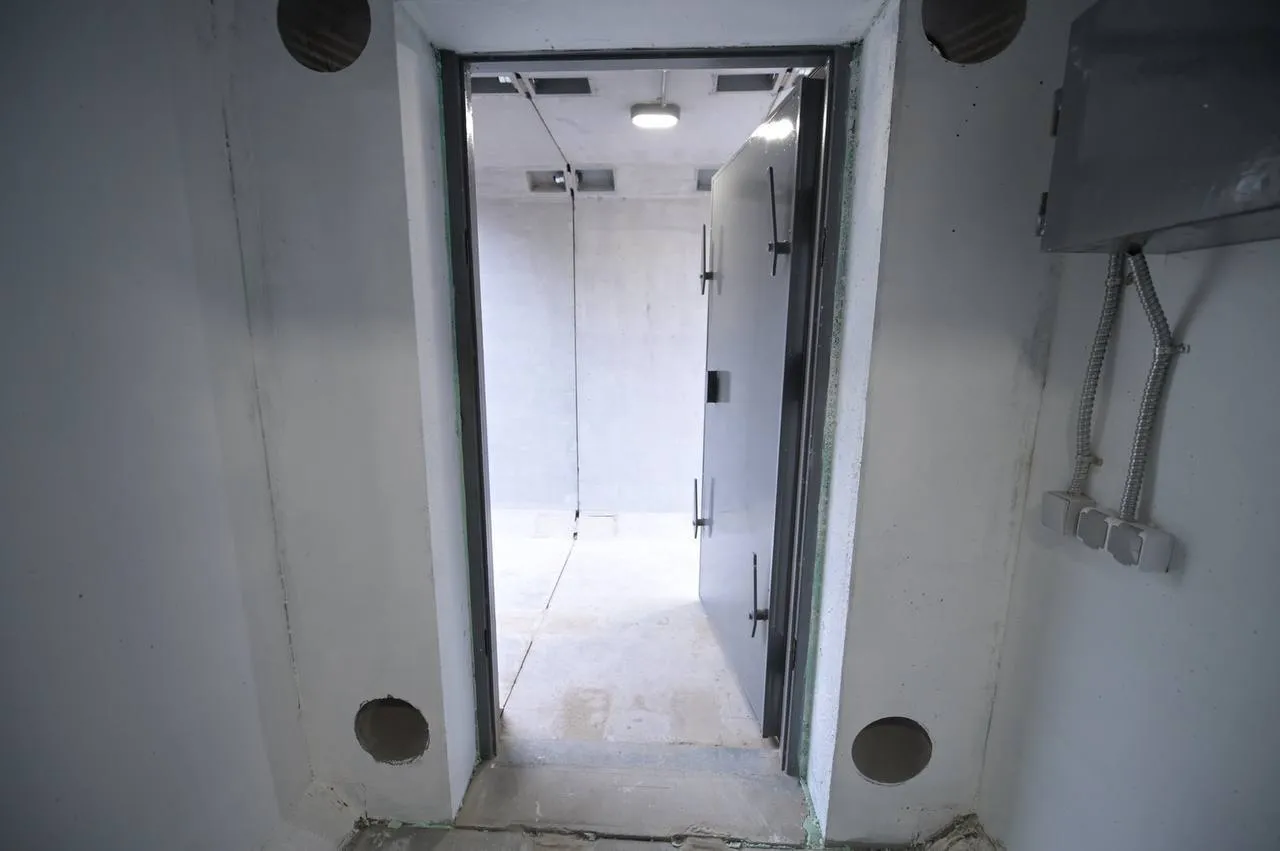 У Києві встановили перше мобільне укриття: де розташоване. Подробиці та фото