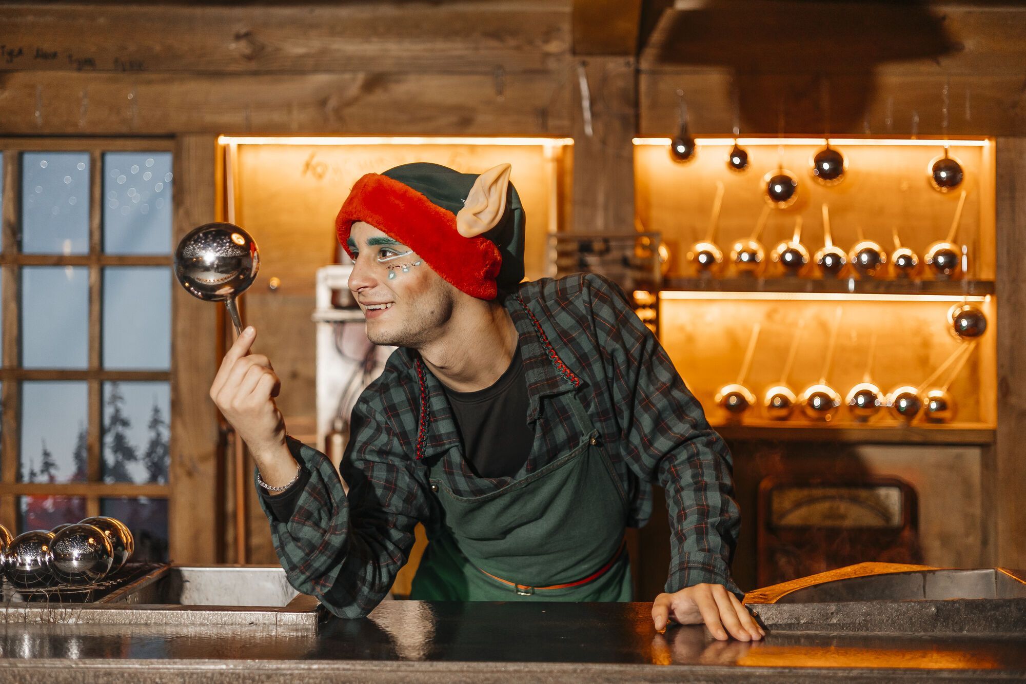 Самый большой каток, резиденция Санты и световые инсталляции: чем удивит "Зимняя страна" на ВДНХ в Киеве