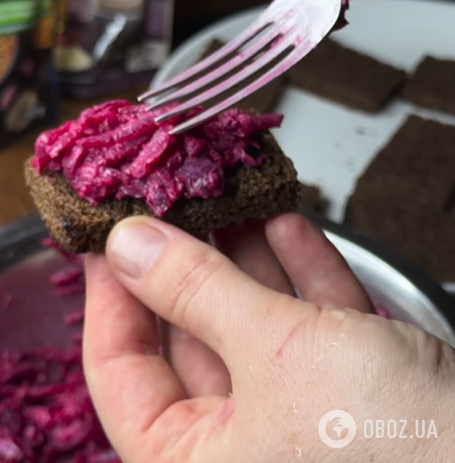 Вкусные бутерброды со свеклой и селедкой на праздничный стол: проще чем "Шуба"