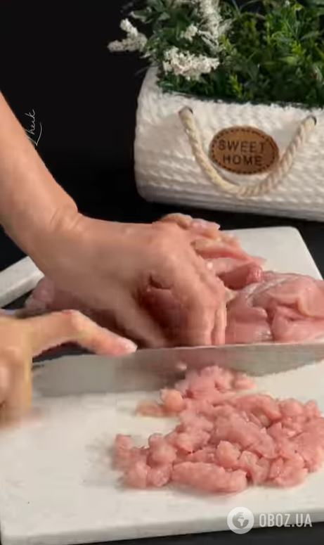 Сочные рубленые котлеты из куриного филе: добавьте много натертого сыра