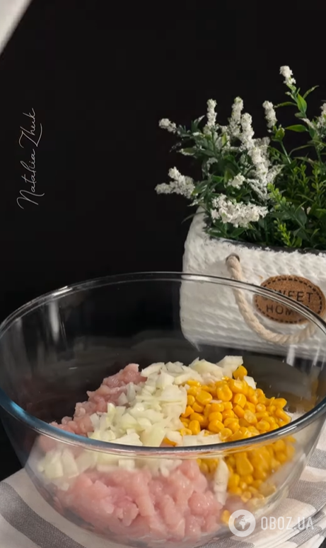 Сочные рубленые котлеты из куриного филе: добавьте много натертого сыра