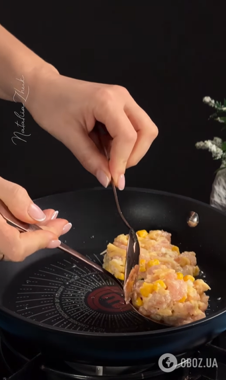 Сочные рубленые котлеты из куриного филе: добавьте много натертого сыра