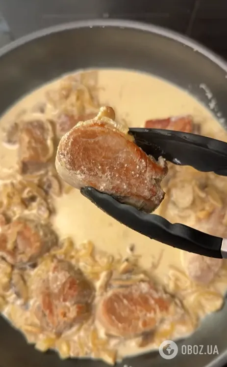 Сочная тушеная свинина на сковородке: рецепт для сытного ужина: